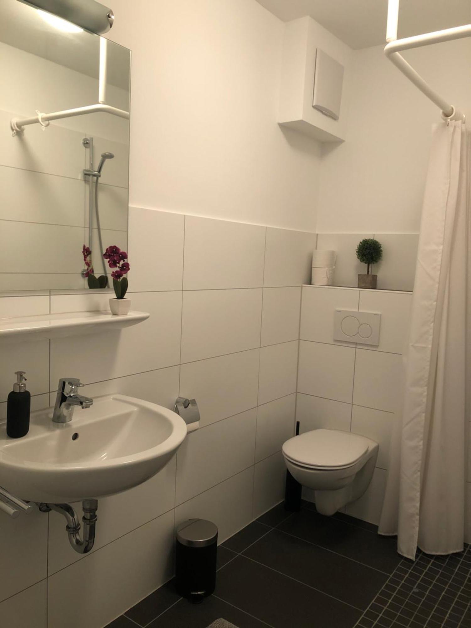 Newtown Apartments BRE Room photo