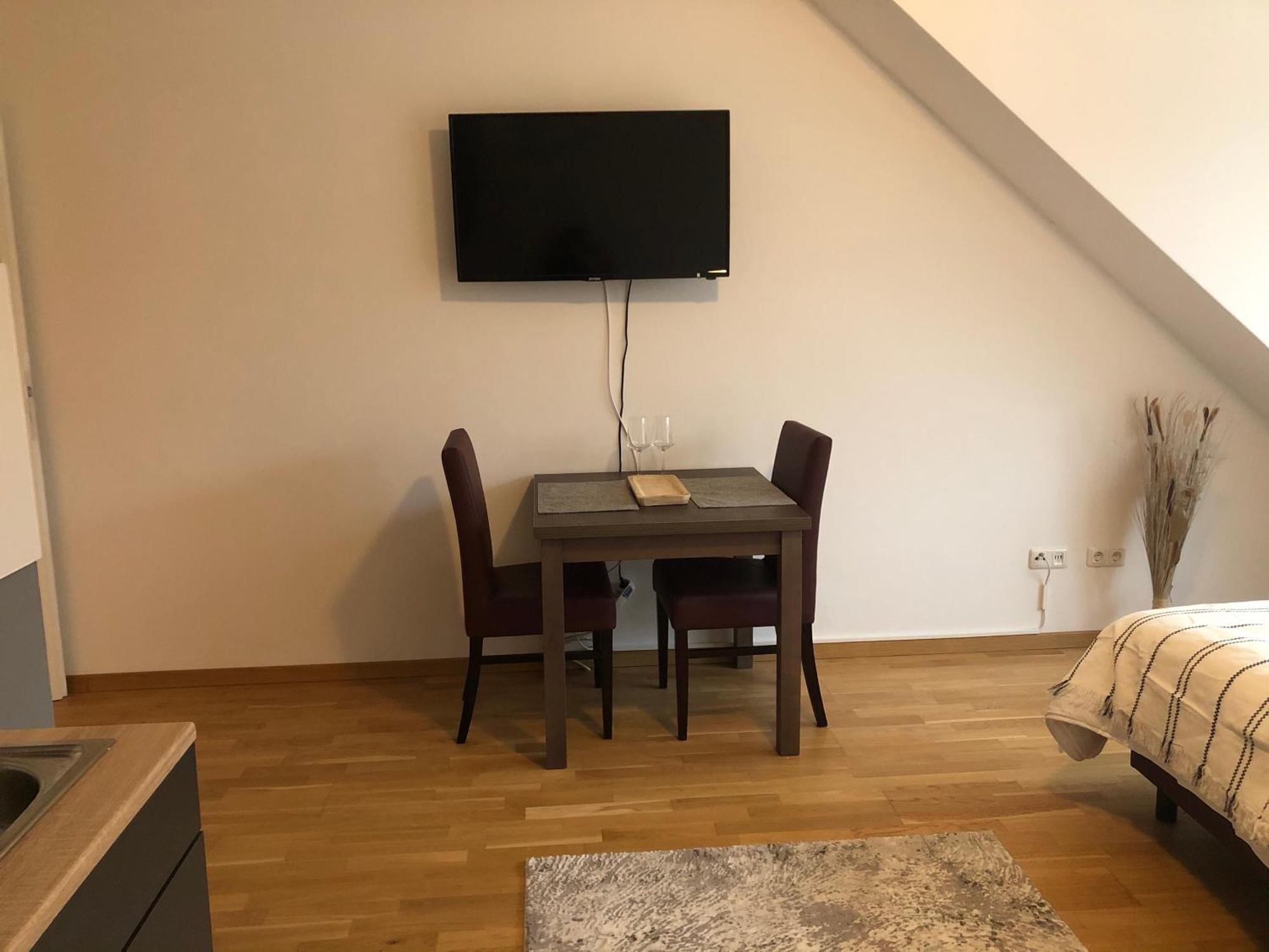 Newtown Apartments BRE Room photo
