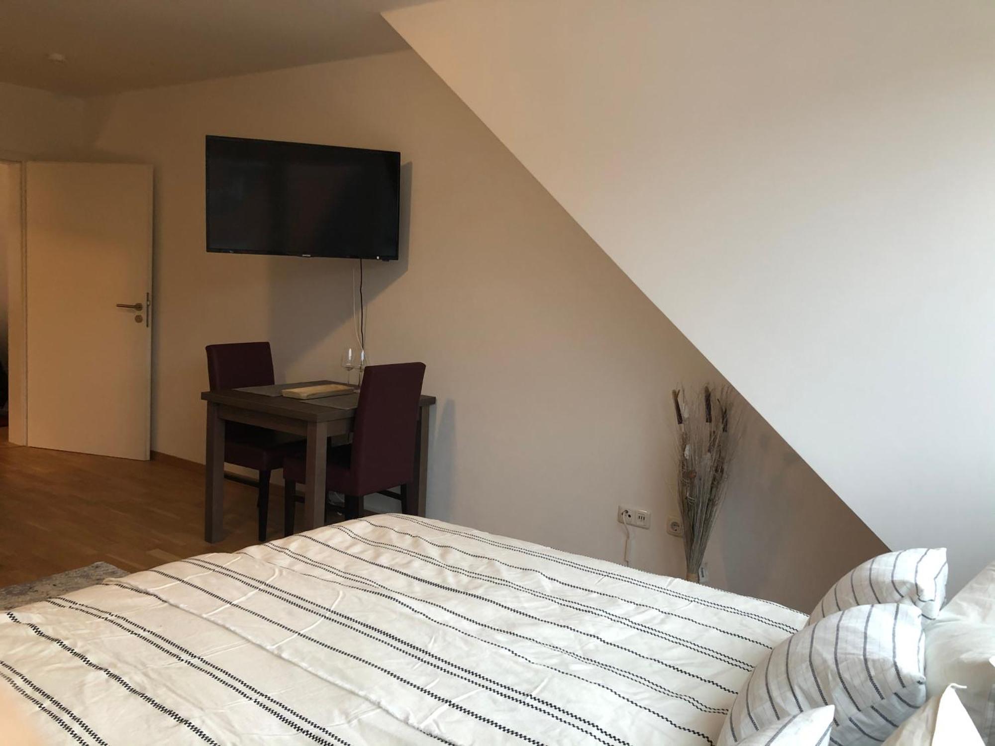 Newtown Apartments BRE Room photo